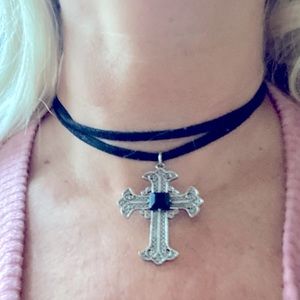 Cross Choker